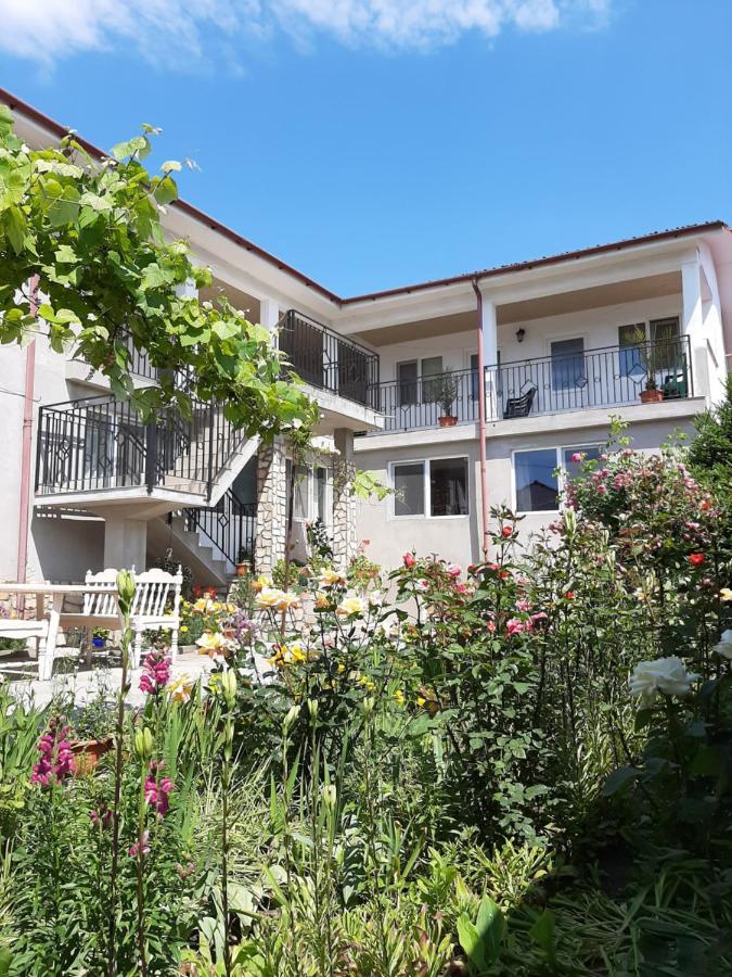 Hotel Bcm Family House Două Mai Esterno foto