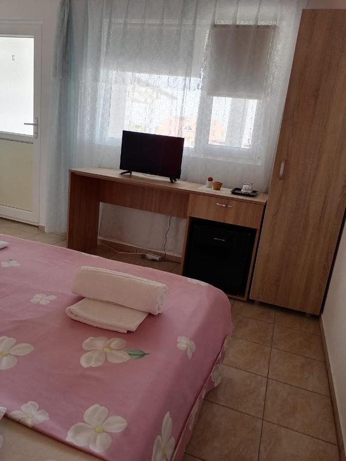Hotel Bcm Family House Două Mai Esterno foto