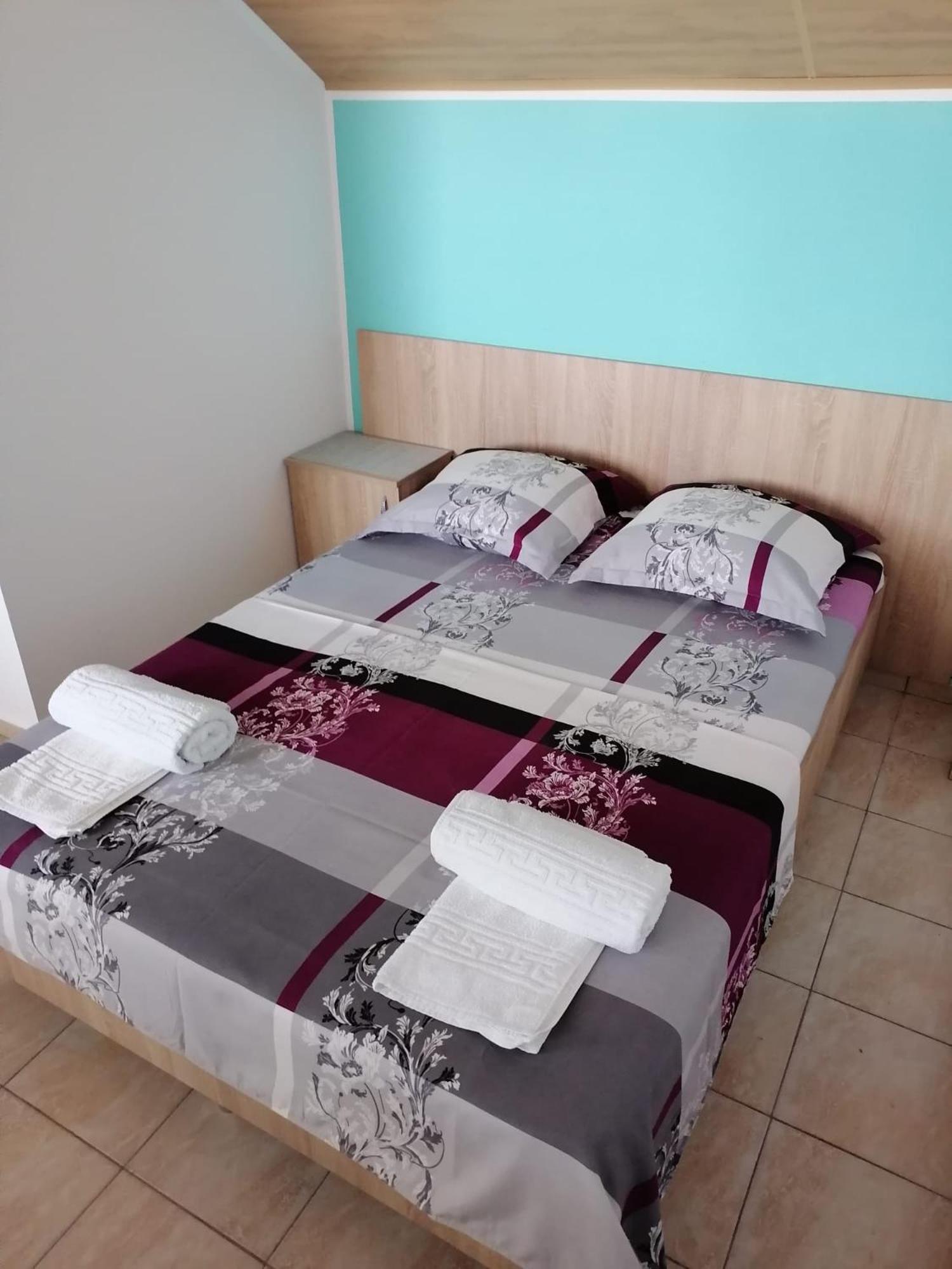 Hotel Bcm Family House Două Mai Esterno foto