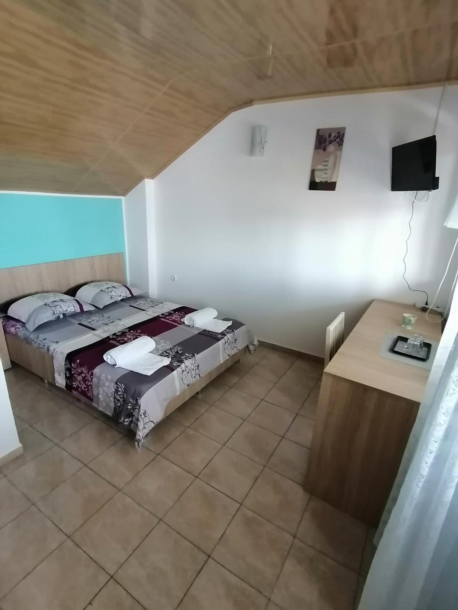 Hotel Bcm Family House Două Mai Esterno foto